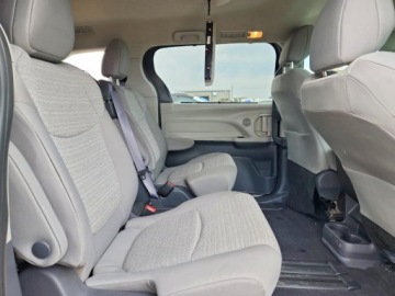 Toyota Sienna III 2021 Toyota Sienna LE 2021 2.5 Hybryda Plug-in 245KM, zdjęcie 10