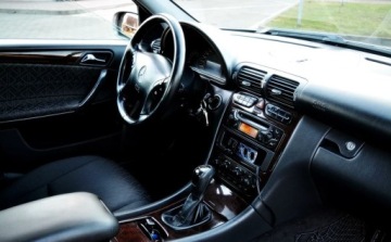 Mercedes Klasa C W203 Sedan W203 2.1 (C 220 CDI) 143KM 2004 Mercedes-Benz Klasa C Klimatyzacja, Tempomat, Zadbany, Serwisowany 2.1, zdjęcie 8