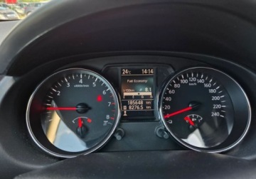 Nissan Qashqai I Crossover Facelifting  1.6 117KM 2013 Nissan Qashqai 1.6benz 117KM Kamera 360 Panorama Tempomat Navi Oplaty Gwar, zdjęcie 28