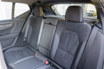 Volvo XC40 Crossover Facelifting 2.0 B3 163KM 2026 Volvo XC 40 Plus Dark B3 Mild Hybrid Benzyna, zdjęcie 13
