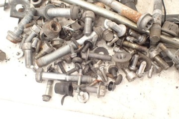 Triumph Sprint 1050 ST 05-10 Болты от демонтажа