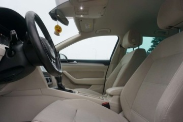 Volkswagen Passat B8 Variant 1.8 TSI BlueMotion Technology 180KM 2018 Volkswagen Passat Hak DSG Virtual Cockpit Podgrz. fotele ACC Kamera, zdjęcie 8