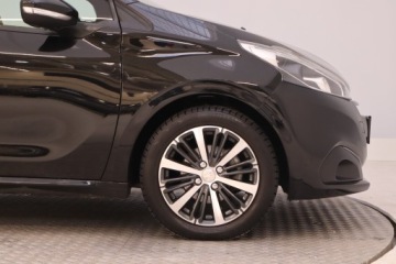 Peugeot 208 I Hatchback 5d Facelifting 1.2 PureTech 82KM 2017 Peugeot 208 1.2 PureTech, Klima, Klimatronic, zdjęcie 14
