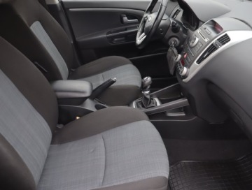 Kia Ceed I SW Facelifting 1.6 CRDi VGT 115KM 2010 Kia Ceed 1.6 CRDi, Salon Polska, Klima, zdjęcie 8