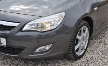 Opel Astra J Hatchback 5d 1.4 Turbo ECOTEC 140KM 2012 Opel Astra 1.4 Benzyna Tempomat Cz. parkowania Klimatyzacja 1.4 Benzyna, zdjęcie 33