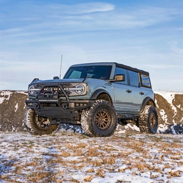 Progi boczne stopnie stal przykręcane Ford New Bronco 21+ model 4-drzwiowy