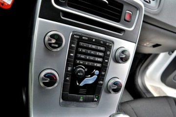 Volvo V60 I Kombi Facelifting 2.0 D2 DRIVE-E 120KM 2017 Volvo V60 LiFT Biała Perła 2,0 Diesel Ledy Navi, zdjęcie 6