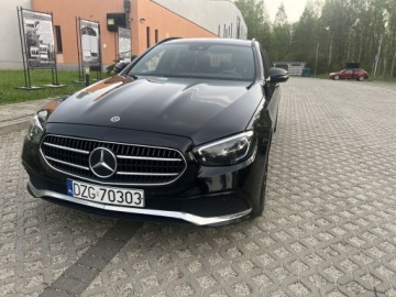 Mercedes Klasa E W213 Kombi Facelifting 2.0 E220d 194KM 2020 Mercedes-Benz Klasa E 2.0 Diesel T 9G-TRONIC 194KM 2020r pełne wyposażenie, zdjęcie 2