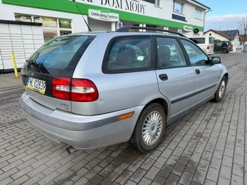 Volvo V40 I 1.8 SDI 122KM 2003 Volvo V40 Benzyna 1.8 - 2003 r, zdjęcie 1