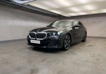 BMW Seria 5 G90-91 Touring 2.0 520d 197KM 2025 BMW Seria 5 520d xDrive, M Pakiet sportowy, Iconic Glow, Faktura, Gwarancja, zdjęcie 37