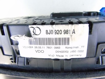 AUDI TT 8J 2.0 TDI PŘÍSTROJOVÁ DESKA 8J0920981A BUDÍKY
