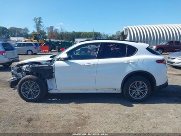 Alfa Romeo Stelvio SUV Facelifting 2.0 Turbo 280KM 2022 Alfa Romeo Stelvio Sprint 2022 2.0l 2.0 Benzyna 280KM, zdjęcie 2