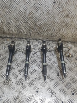 WTRYSKI WTRYSKIWACZE KOMPLET TOYOTA AVENSIS T25