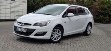 Opel Astra J Sports Tourer Facelifting 1.6 Twinport ECOTEC 115KM 2015 Opel Astra 1,6 115KM Led Klima PdC Import Raty Oplaty 1.6 Benzyna, zdjęcie 2