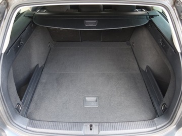 Volkswagen Passat B8 Variant 1.6 TDI BlueMotion SCR 120KM 2017 VW Passat 1.6 TDI, Klima, Klimatronic, Parktronic, zdjęcie 13