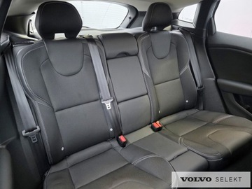 Volvo V40 II Hatchback Facelifting 1.5 T3 152KM 2019 Volvo V40 PL salon Momentum T3 152KM Aut Klima Hak, zdjęcie 15