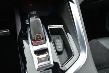Peugeot 3008 II Crossover 2.0 BlueHDi 180KM 2018 Peugeot 3008 II 2.0 GT 180 KM Focal Panorama Kamera 360, zdjęcie 29