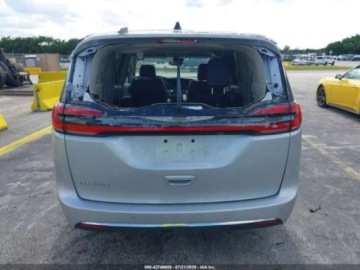 Chrysler Pacifica II 2024 Chrysler Pacifica Touring L 2024 3.6l 3.6 Benzyna 287KM, zdjęcie 4