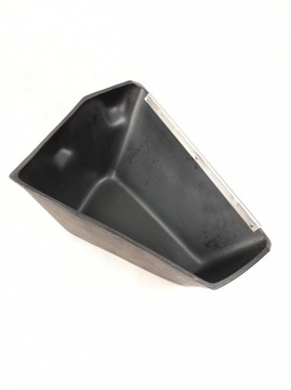 Кормушка наклонена влево