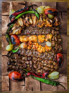 Доска СТЕКЛЯННАЯ для подачи закусок-ГРИЛЬ, мясо, мотив дерева, 40х30см