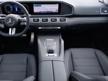 Mercedes GLS X167 SUV Facelifting 3.0 450d 367KM 2025 MERCEDES-BENZ GLS 450 d 4-MATIC AMG Line 3.0 (367KM) 2025, zdjęcie 6
