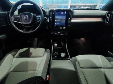 Volvo XC40 Crossover Facelifting 2.0 B3 163KM 2025 VOLVO XC40 B3 Plus Dark Suv 2.0 (163KM) 2025, zdjęcie 8