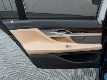 BMW Seria 7 G70 2022 BMW 745 PY13616#745Le xDrive Ambient K.cofania, zdjęcie 22
