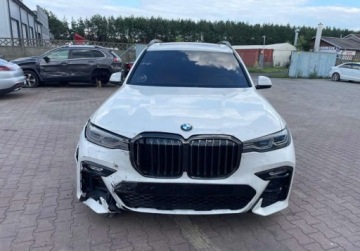 BMW X7 SUV M 4.0 M50i 530KM 2022 BMW X7 2022 BMW X7, M50I 4x4 - W POLSCE, po oplatach i akcyzie 4.4 Benzyna, zdjęcie 1