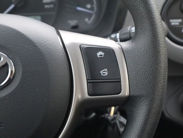 Toyota Yaris III Hatchback 5d Facelifting 2017 1.0 VVT-i 72KM 2019 Toyota Yaris 1.0 VVT-i, Salon Polska, Klima, zdjęcie 17