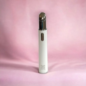 Звуковой массажер для области глаз с функциями фототерапии и обогрева.