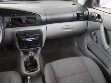 Skoda Octavia I Hatchback 1.6 MPI 102KM 2003 Skoda Octavia 1.6, Salon Polska, GAZ, zdjęcie 7