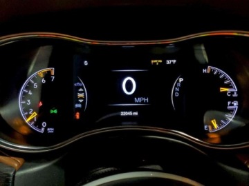 Jeep Grand Cherokee IV 2021 Jeep Grand Cherokee Summit 2021 5.7 Benzyna 360KM, zdjęcie 9