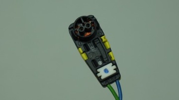 AUDI VOLKSWAGEN Штекерный разъем 4F0972562