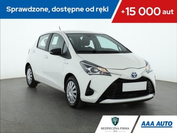 Toyota Yaris III Hatchback 5d Facelifting 2017 1.5 Hybrid 100KM 2018 Toyota Yaris 1.5 Hybrid, Salon Polska