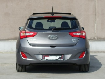 Hyundai i30 II Hatchback 3d 1.6 CRDi (HIGH)  128KM 2013 Hyundai i30 1.6 CRDI 128KM/Panorama, zdjęcie 9