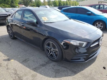 Mercedes Klasa A W177/V177 2021 Mercedes-Benz Klasa A 220 4Matic 2021 2.0l 2.0 Benzyna 188KM, zdjęcie 4