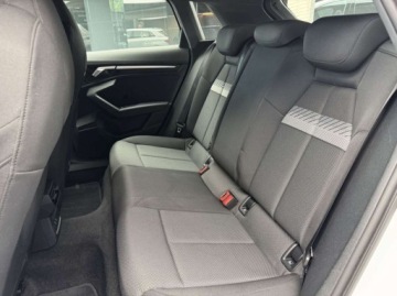 Audi A3 8Y Sportback 1.5 35 TFSI 150KM 2023 Audi A3 Sportback 35 TFSI mHEV S tronic Ambiente Podgrzewane fotele Car, zdjęcie 5