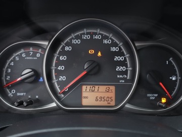 Toyota Yaris III Hatchback 5d Facelifting 1.0 VVT-i 69KM 2016 Toyota Yaris 1.0 VVT-i, Salon Polska, zdjęcie 10