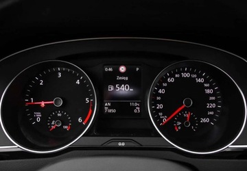 Volkswagen Passat B8 Variant Facelifting 2.0 TDI SCR 200KM 2023 Volkswagen Passat 2.0TDI 150KM Business DSG, Podgrzewane Fotele, Tempomat, zdjęcie 17