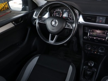 Skoda Rapid II Liftback Facelifting 1.0 TSI 110KM 2017 Skoda Rapid Spaceback 1.0 TSI, Salon Polska, zdjęcie 6