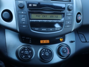 Toyota RAV4 III MPV 2.0VVT-i Multidrive S 158KM 2010 Toyota RAV 4 2.0 VVT-i, GAZ, Klima, Parktronic, zdjęcie 11