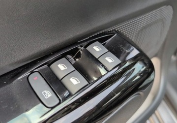 Citroen C3 III Hatchback Facelifting 1.2 PureTech 83KM 2023 Citroen C3 1.2 PureTech Shine 82KM SalonPL FVat Znikomy Przebieg Od Reki N, zdjęcie 13