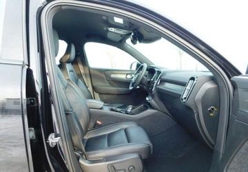 Volvo XC40 Crossover Facelifting 2.0 B4 197KM 2022 Volvo XC 40 2.0T R-Design z Gwarancja Model 2022r 2.0 Benzyna 197KM, zdjęcie 8