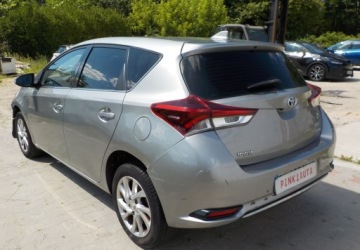 Toyota Auris II 2016 Toyota Auris Okazja 1.8 Hybryda 100KM, zdjęcie 7