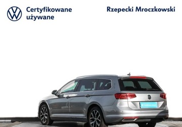 Volkswagen Passat B8 Variant Facelifting 2.0 TSI 190KM 2022 Volkswagen Passat 2.0 TSI 190KM DSG Elegance Reflektory Matrix Szyba przed, zdjęcie 6