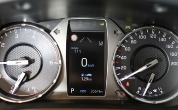 Toyota Hilux VIII Podwójna kabina Facelifting 2.8 D-4D 204KM 2024 Toyota Hilux 2.8 D-4D mHEV Double Cab Executive 4x4 aut 2.8 Diesel 204KM, zdjęcie 13