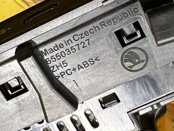 HNÍZDO RÁMEČEK SPONA PANEL USB SKODA SCALA