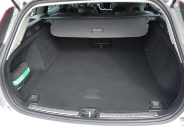 Volvo V60 II  2024 Volvo V60 2,0T 177 aut Hak Ogrz,Kier.+4xFotele Kamera DVD DAB NFC perła TOP, zdjęcie 23