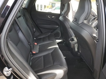 Volvo XC60 II 2022 Volvo XC 60 B5 Momentum 2022 2.0l 2.0 Benzyna 247KM, zdjęcie 10