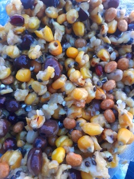 Bobik Kukurydza Konopia Łubin Mix na ryby 1KG Mix na Karpia Amura